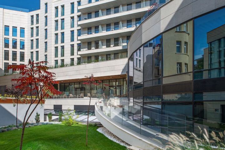 Hotel Exterior 67 of 71