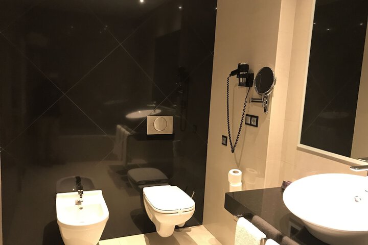 Room 18 of 38