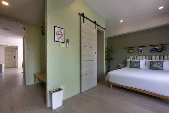 Room 28 of 54