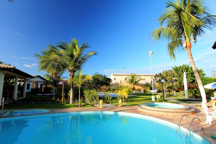 Hotel Pool