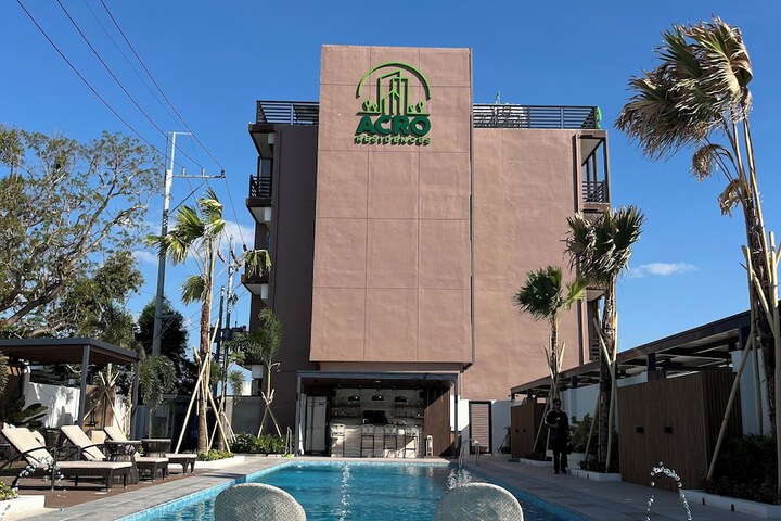 Pool 46 of 64