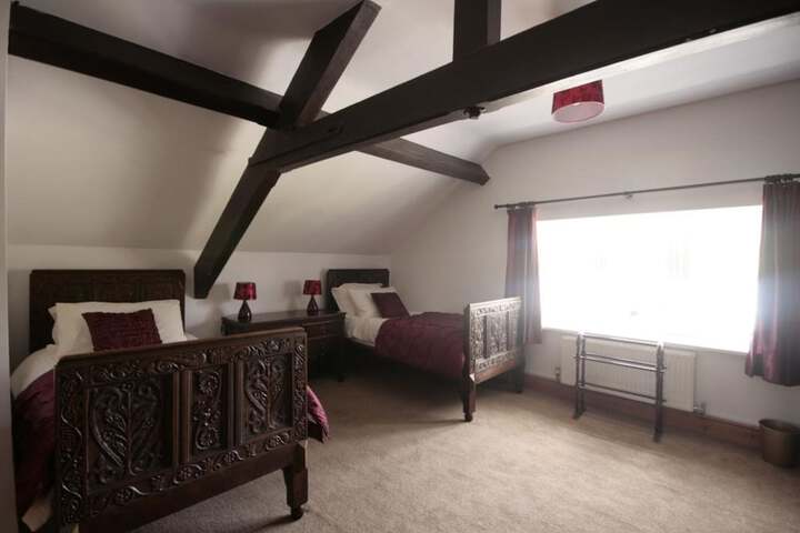 Room 9 of 121