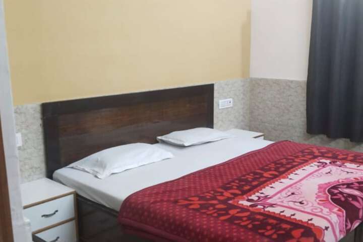 Room 7 of 14