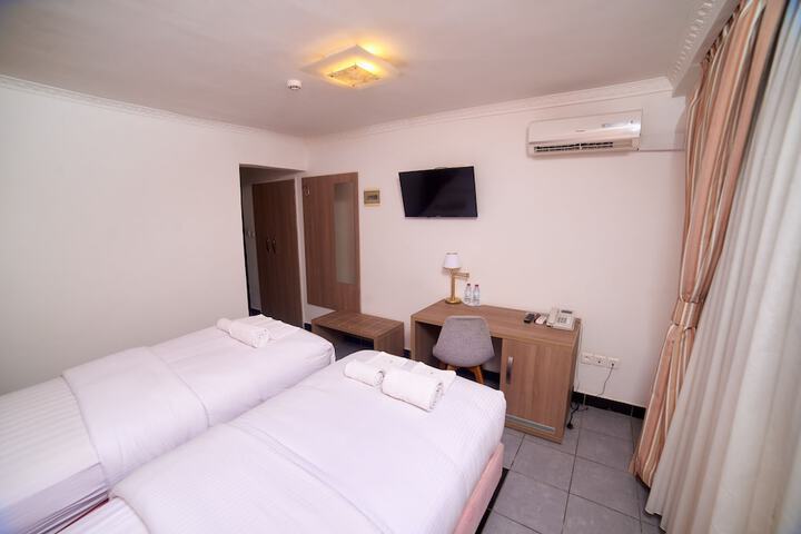 Room 18 of 50