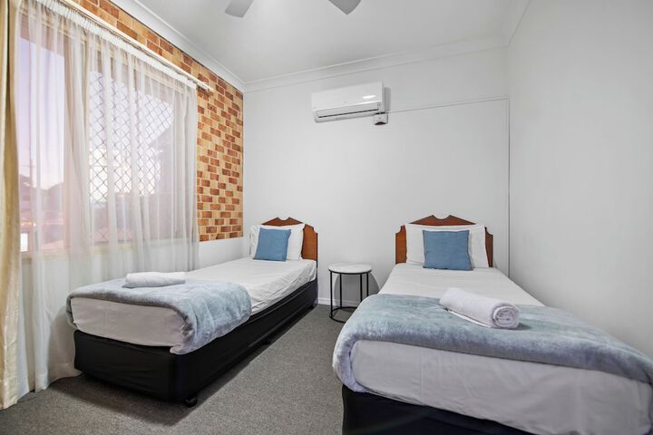 Room 5 of 23