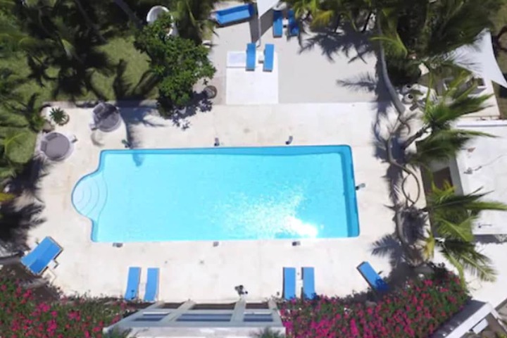 Pool 33 of 61