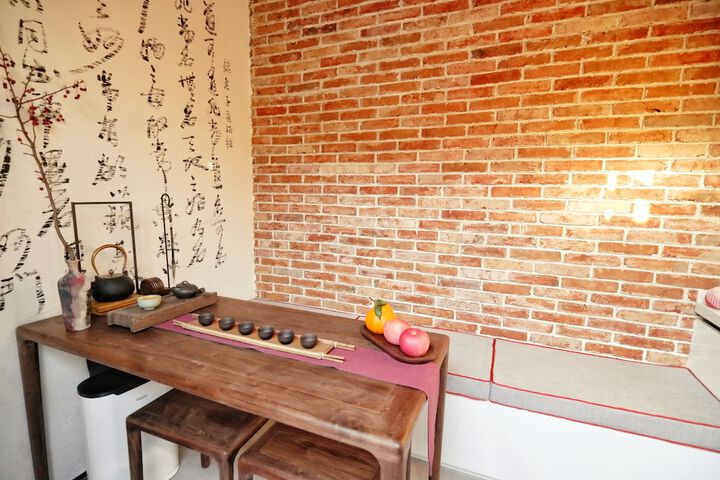 Room 5 of 14