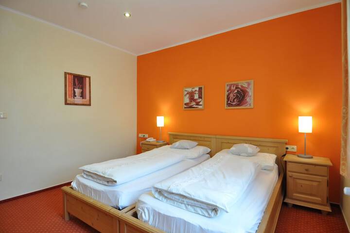 Room 10 of 39