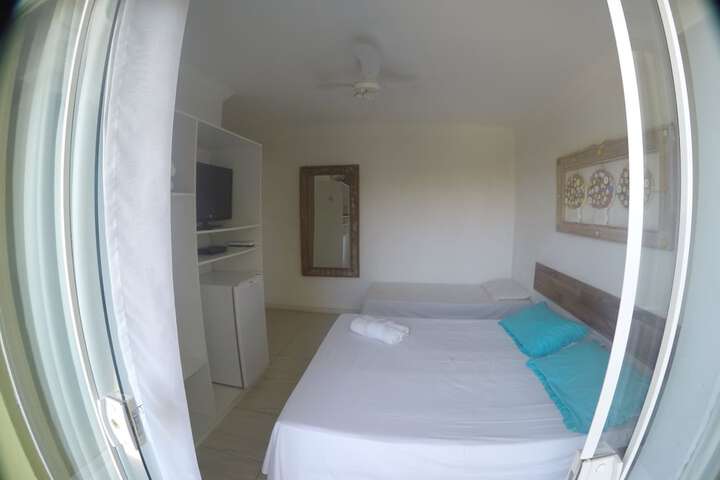 Room 4 of 32
