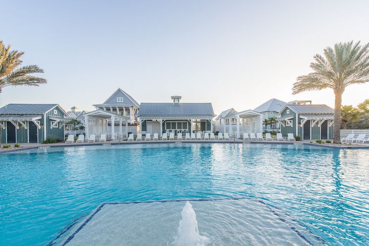 Pool Hotel