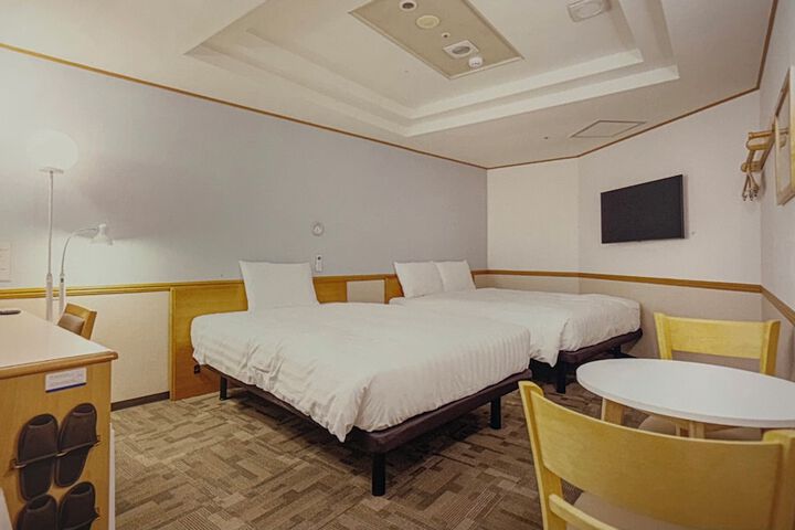 Room 22 of 34