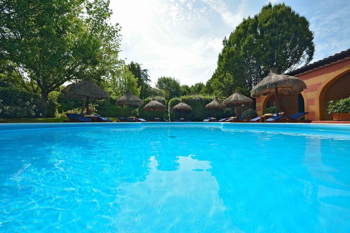 Pool 41 of 84