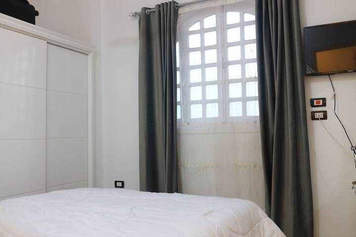 Room 27 of 100