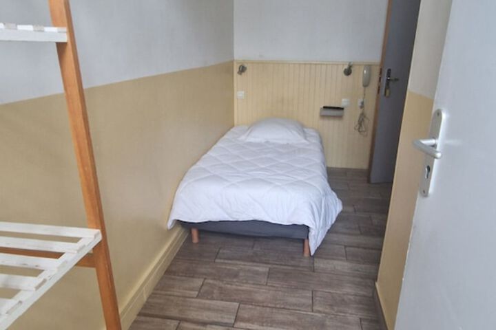 Room 4 of 51