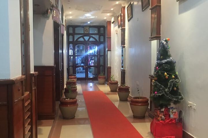 Ballroom/Hall 44 of 49