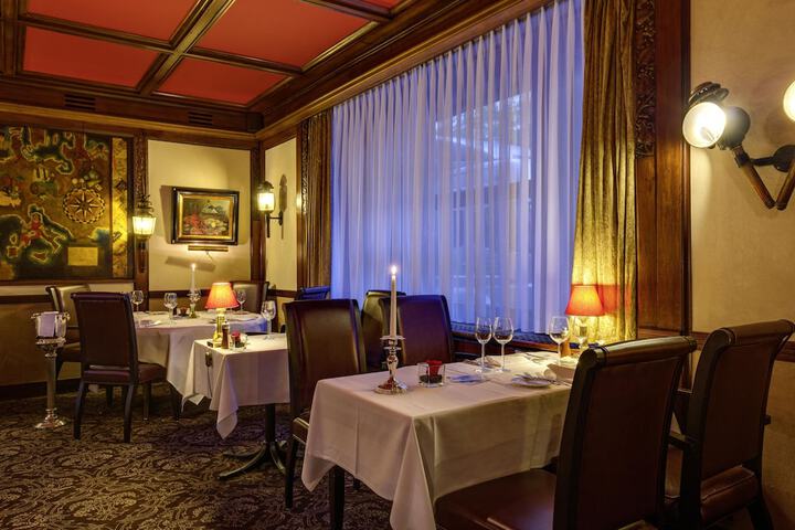 Dining 94 of 110