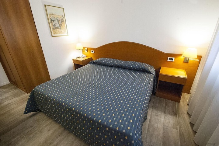 Room 18 of 47