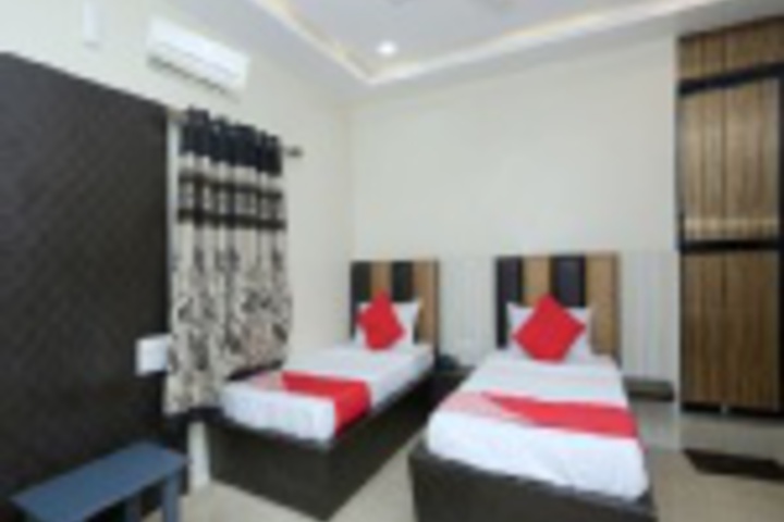 Room 360 of 407