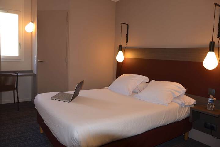 Room 21 of 76