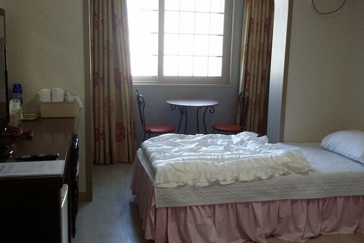 Hera Hotel