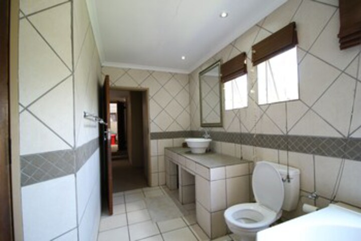 Room 4 of 47