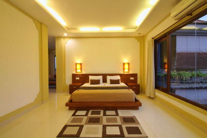 Room 7 of 49