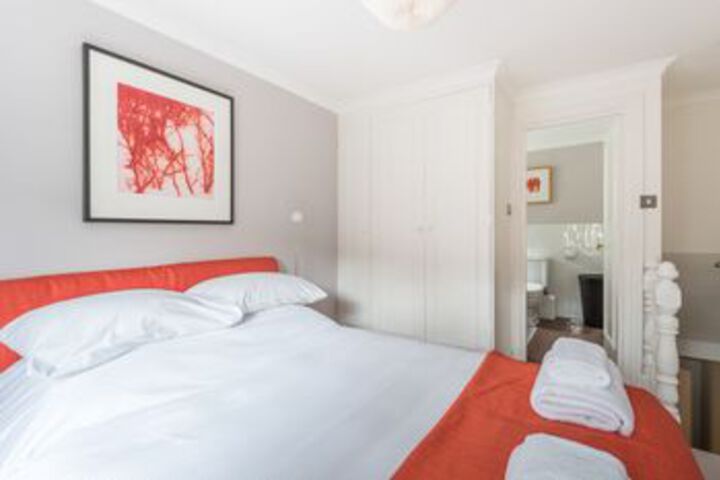 Room 9 of 24