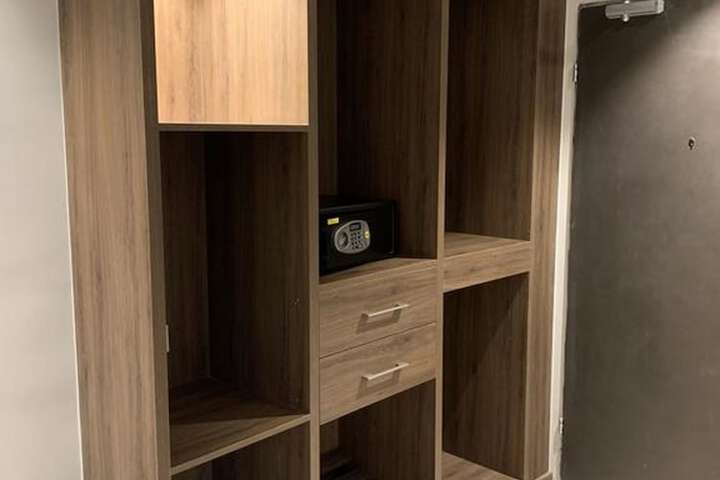 Room 15 of 32