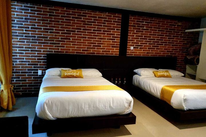 Hotel 3 of 8