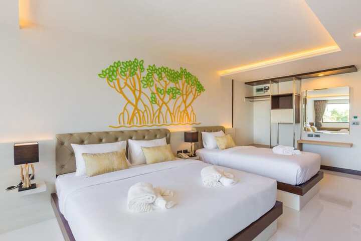 Room 5 of 48