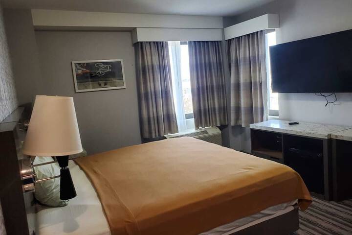 1 King Bed Accessible (8 of 8)