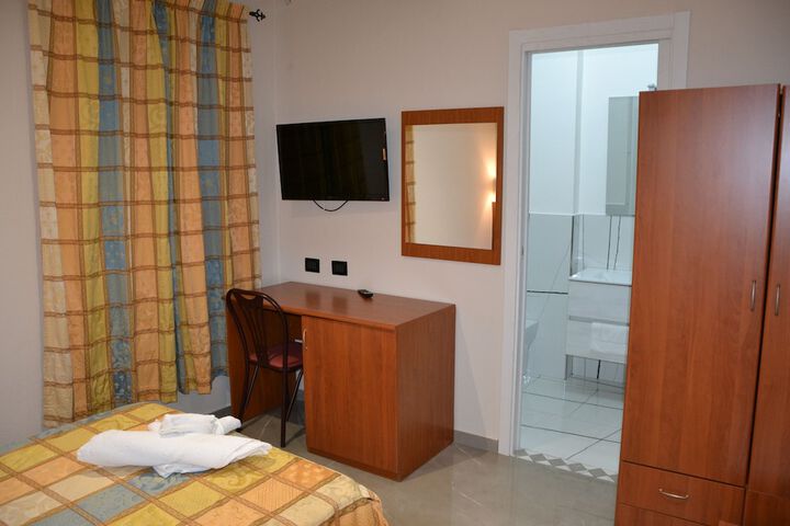 Room 13 of 39