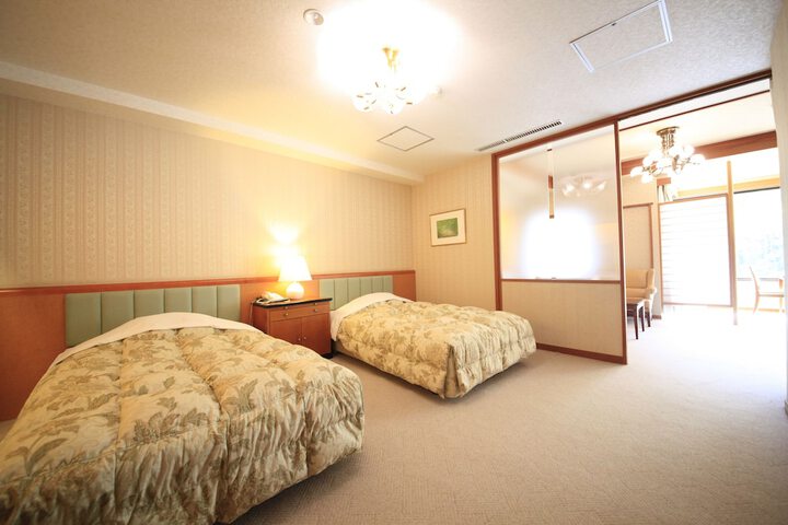 Room 8 of 53