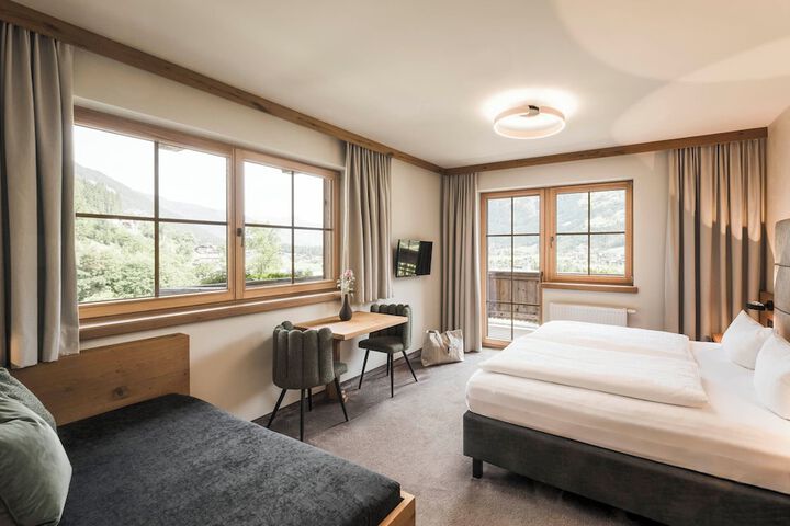 Room 16 of 159