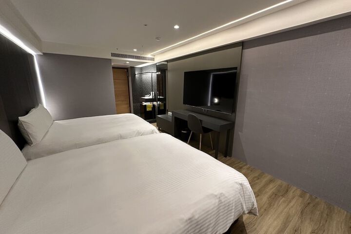 Room 11 of 44