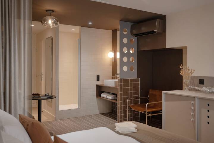 Room 690 of 780