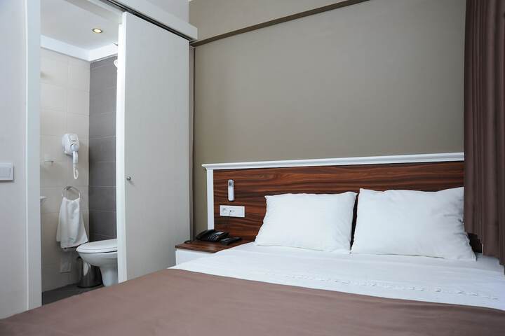 Room 12 of 21