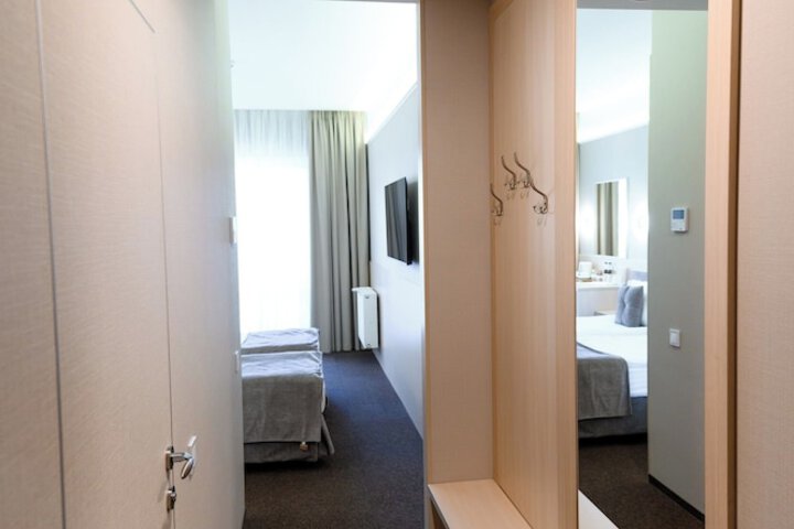 Room 36 of 102