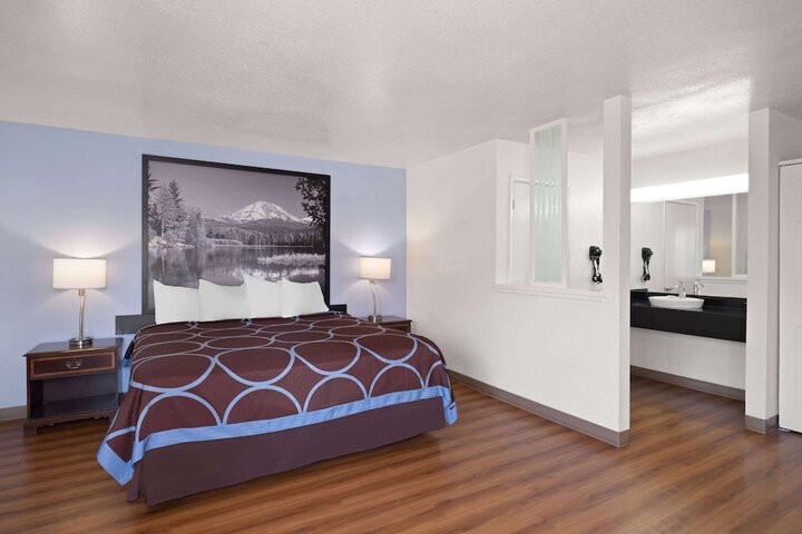 1 King Bed (13 of 20)