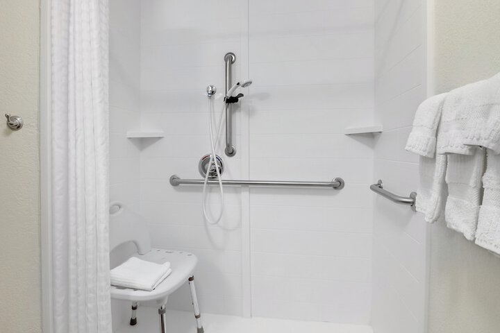 Room 15 of 65