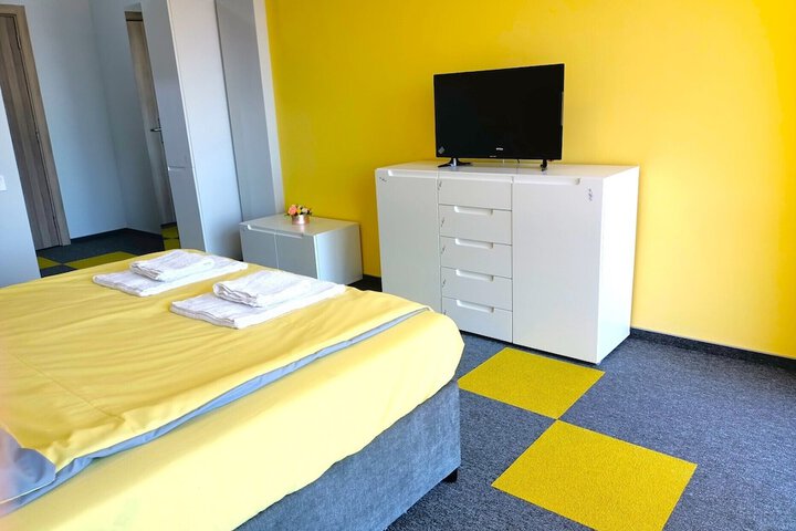 Room 8 of 30