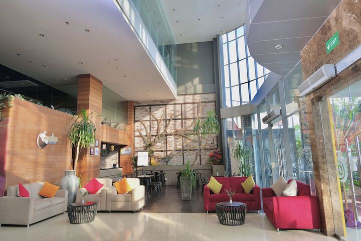 Hotel Lobby