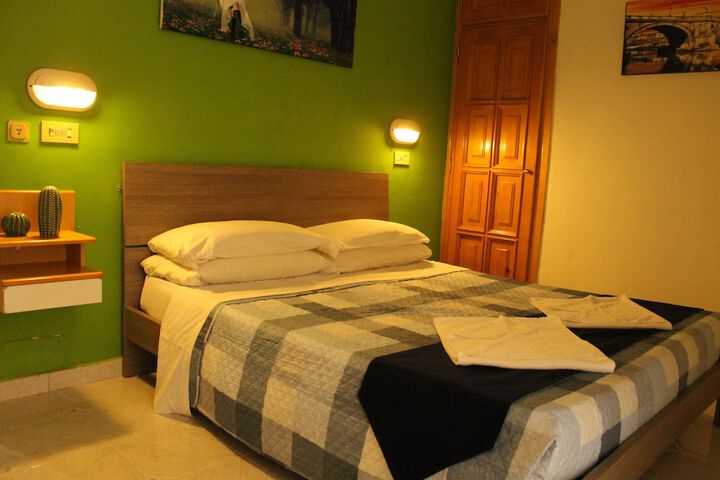Room 34 of 83