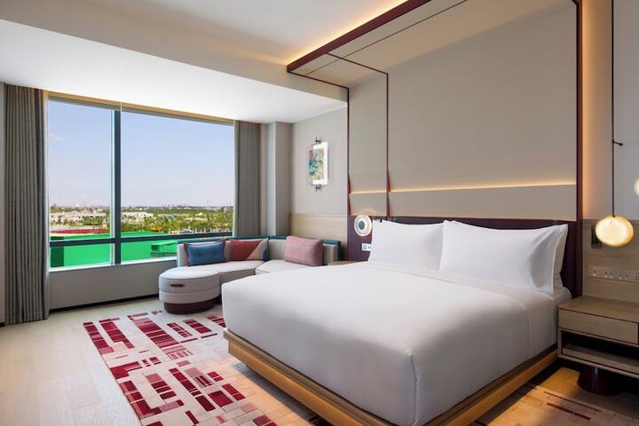 Room 34 of 65