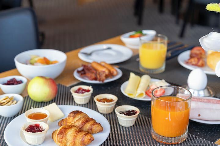 Breakfast/Coffee Service 91 of 116