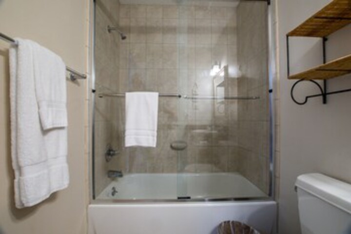 Room 8 of 43