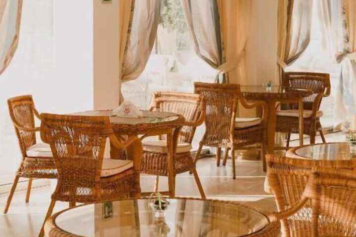 Breakfast/Coffee Service 68 of 119