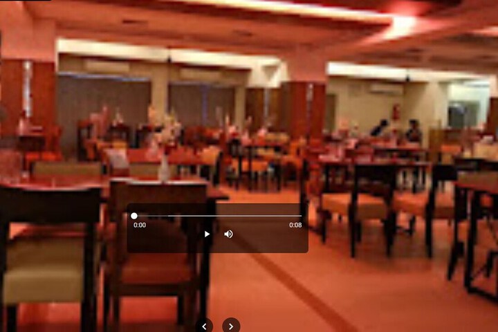 Dining 7 of 15