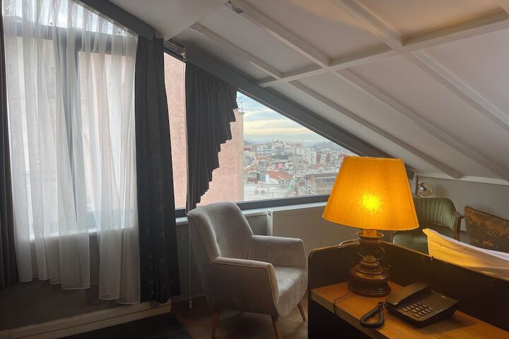 Room 28 of 63