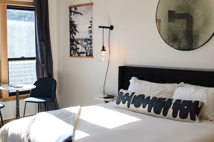 Room 32 of 159